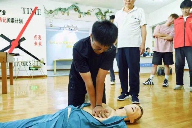 【志愿服务】学习急救知识 筑牢生命围墙