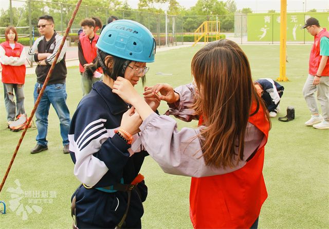 别样的阿信之旅：从少年到老年，一场跨越年华的别样志愿服务开放日以爱启幕