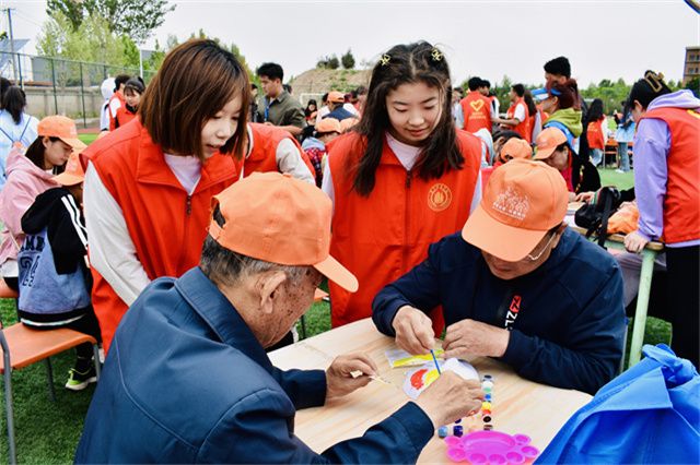 别样的阿信之旅：从少年到老年，一场跨越年华的别样志愿服务开放日以爱启幕