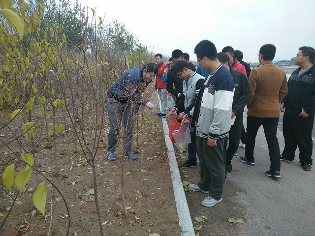 第七期清扫乌马河活动