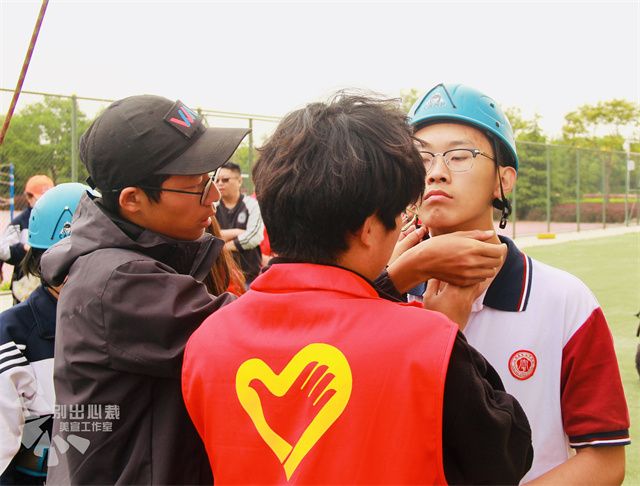 别样的阿信之旅：从少年到老年，一场跨越年华的别样志愿服务开放日以爱启幕