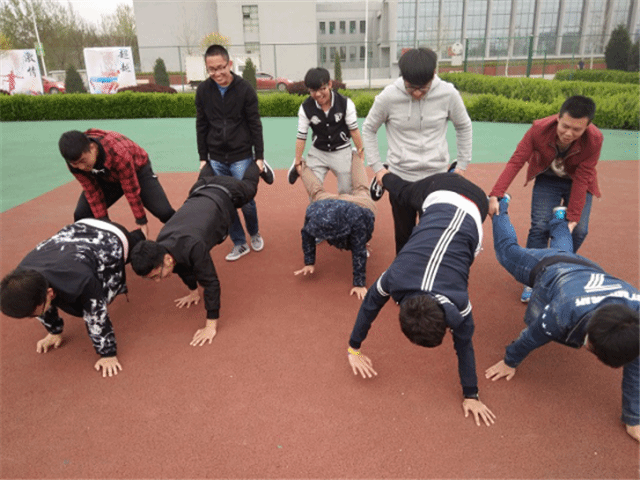 【完满班级】窗外风华总是晴天 天高云淡