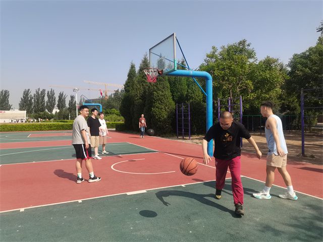 【完满团支部】挑战地心引力 引爆篮球魅力——智能工程学院电气2002班完满团支部活动