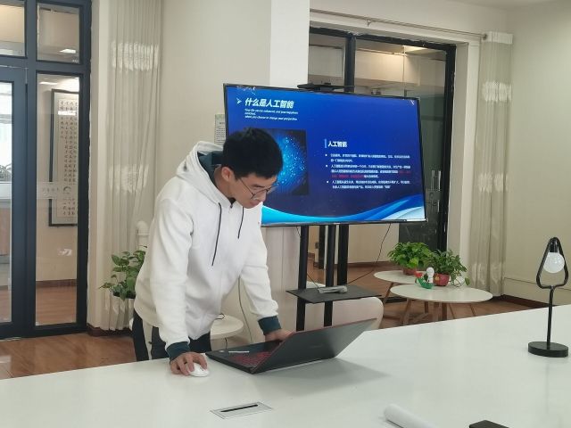 走进AI世界,共享智能生活