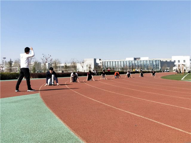 【完满班级】鹰击天风壮 鹏飞海浪春