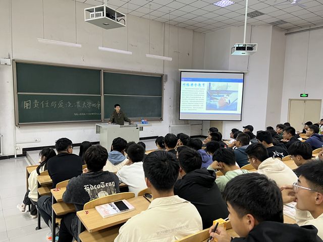 【辅导员说完满】用责任与爱浇灌大学四年