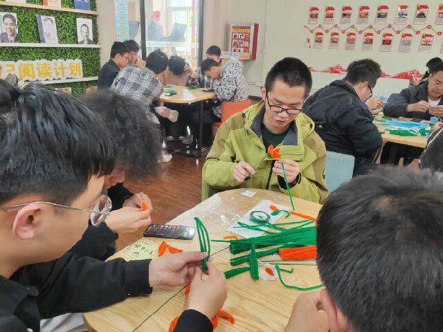 【完满团支部】花艺知花意 花语含心意——智能工程学院机电2202班完满团支部活动