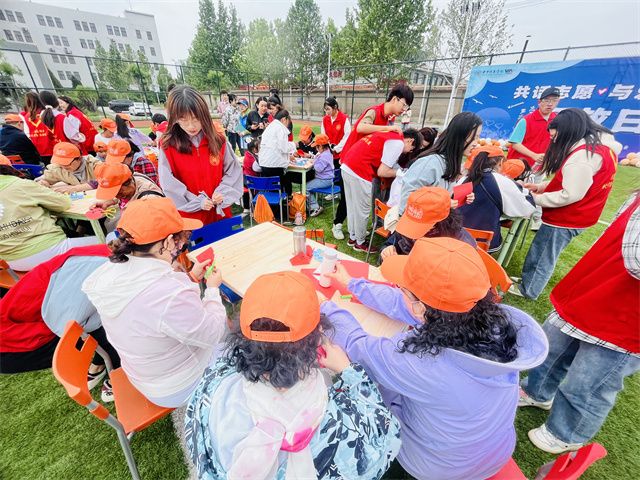 别样的阿信之旅：从少年到老年，一场跨越年华的别样志愿服务开放日以爱启幕