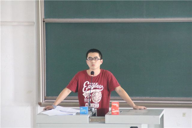 徜徉于书香 交流在书院