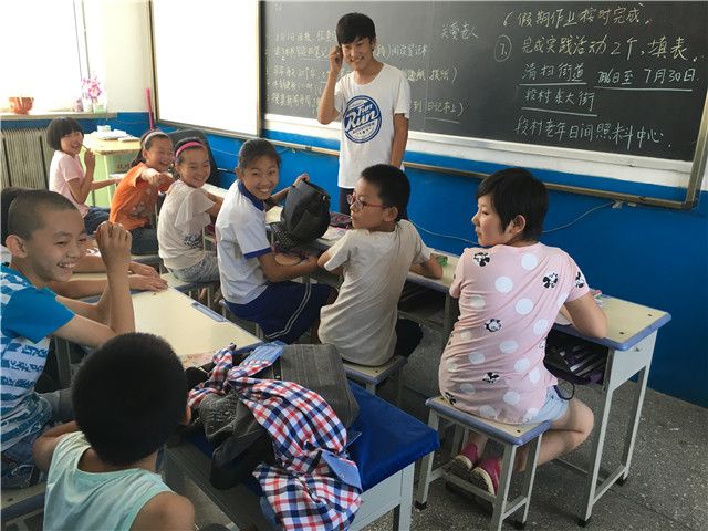 机电工程系与宝洁希望小学共同召开安全教育主题班会